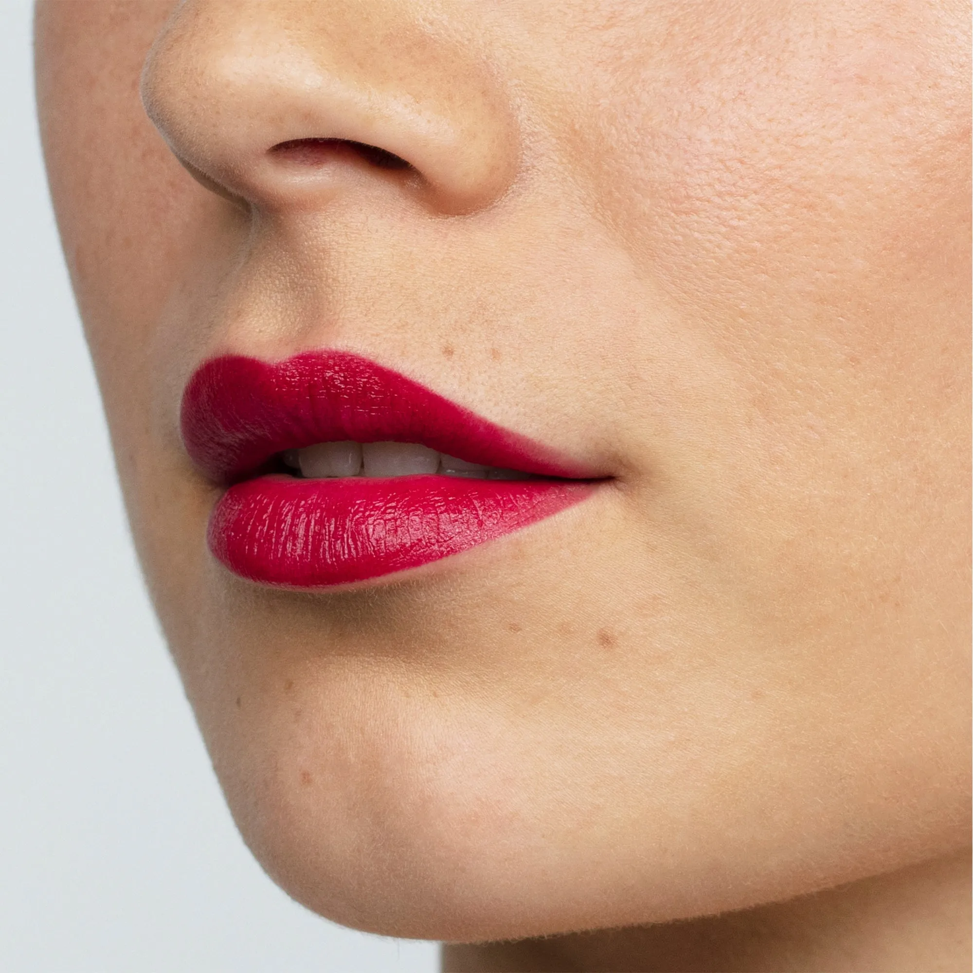 Oriental Bay Plum Moisture-Boost Natural Lipstick 4g